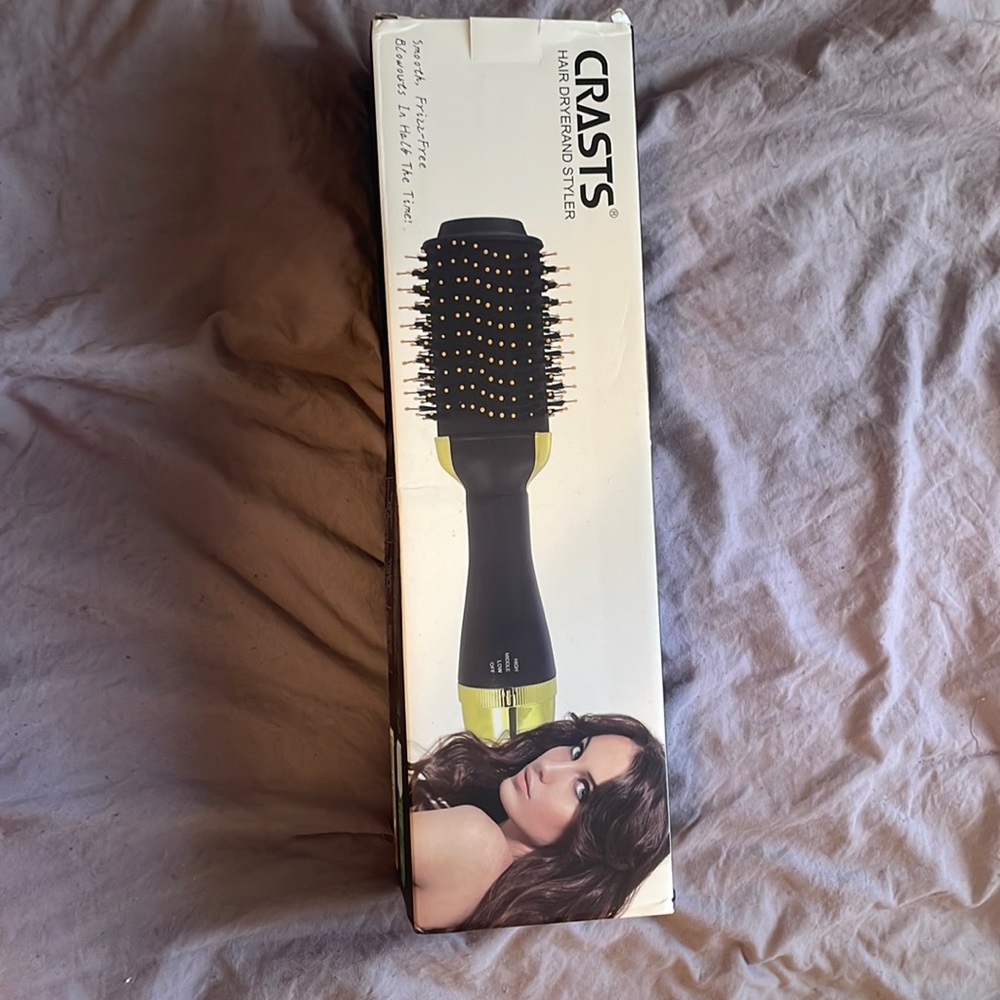 Blow drying hair brush